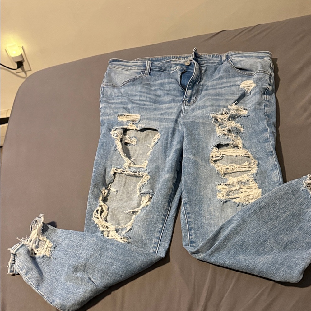 American Eagle Outfitters Light Blue Distressed Skinny Jeans